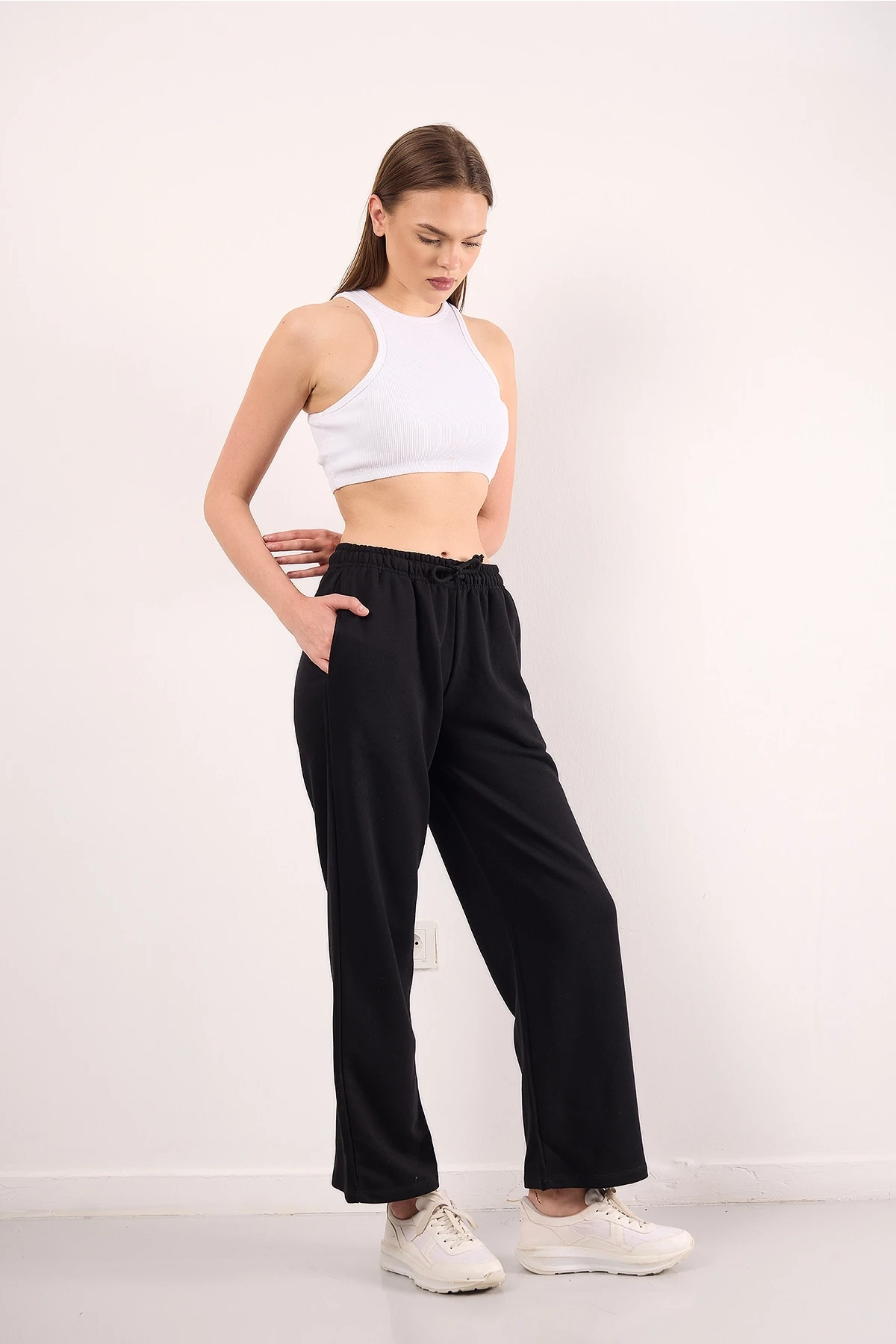 Rahat Kalıp Beli Lastikli ve Büzgülü Cepli Geniş Paça Pantolon