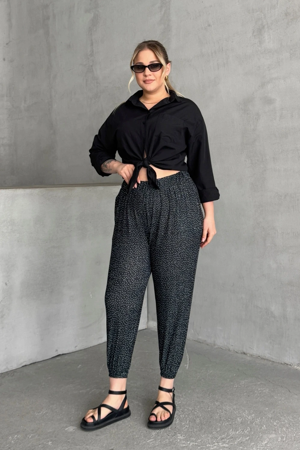 Büyük Beden Beli ve Paçası Lastikli Cepli Desenli Şalvar Pantolon 74-73