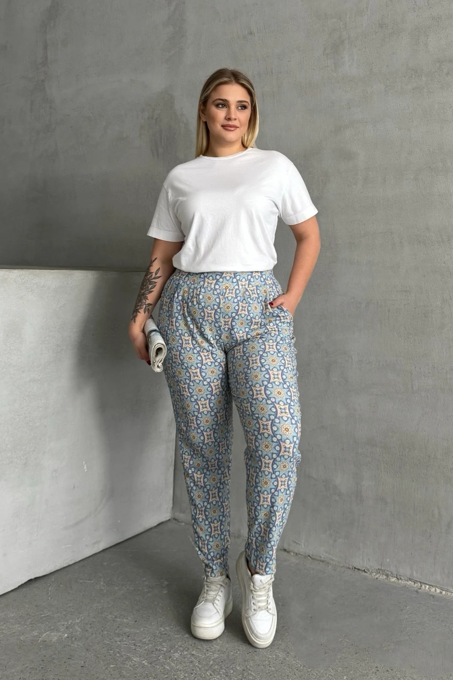 Büyük Beden Beli ve Paçası Lastikli Desenli Cepli Pantolon 303490