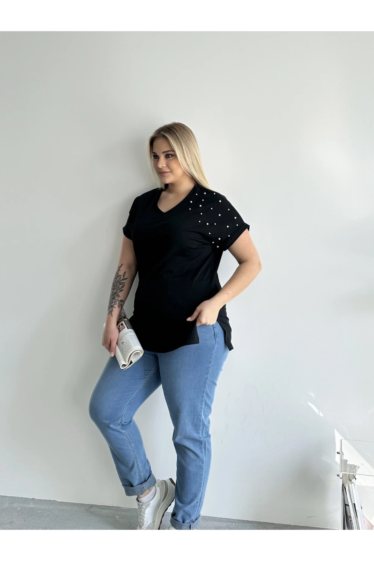 Büyük Beden Kısa Kollu V Yaka Yanları Yırtmaçlı Boncuklu Basic T-shirt RFT-04