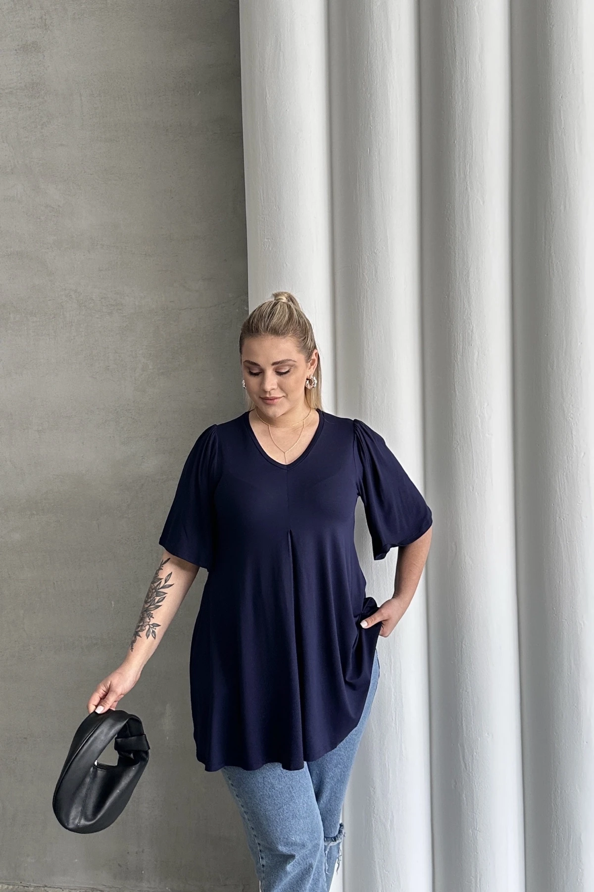 Büyük Beden V Yaka Desensiz Asimetrik Kesim Likralı Bluz MDL-6