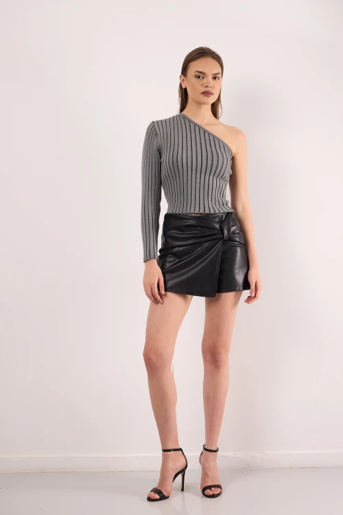 Asimetrik Yaka Tek Kol Transparan Fitilli Esnek Triko Bluz