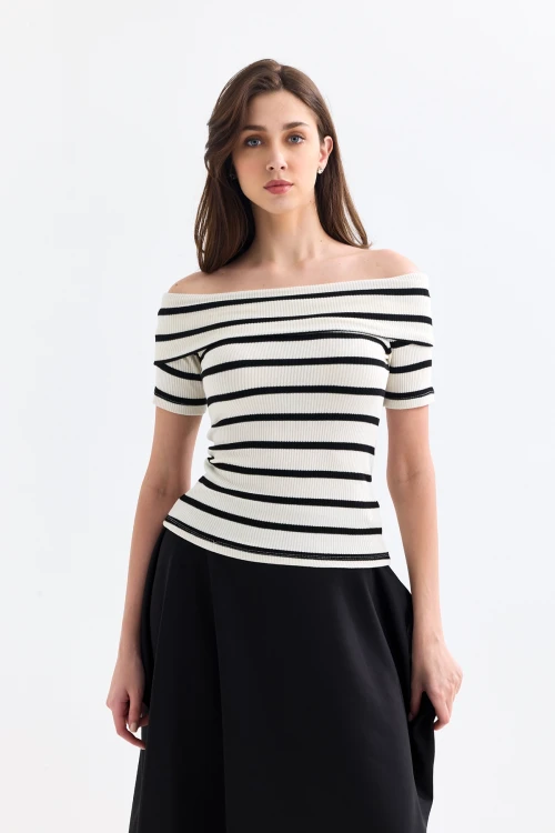 Carmen Yaka Kısa Kollu Düşük Omuz Detaylı Çizgili Fitilli Bluz