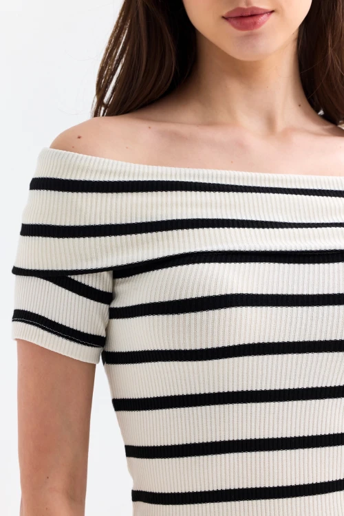 Carmen Yaka Kısa Kollu Düşük Omuz Detaylı Çizgili Fitilli Bluz