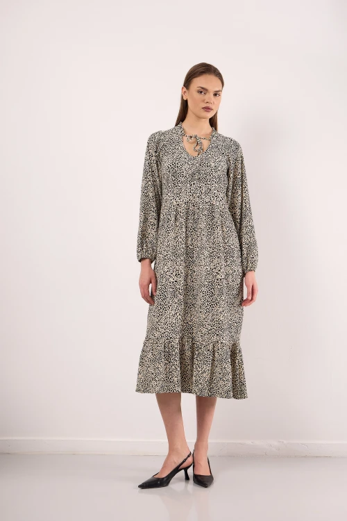 Yakası Bağlama Detaylı Kolları Lastikli Eteği Fırfırlı Midi Boy Elbise