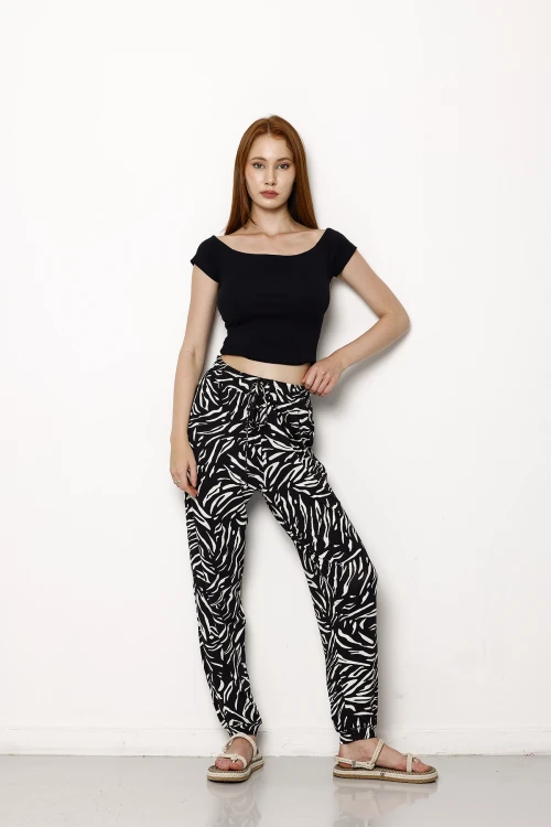 Beli Ve Paçası Lastikli Dar Paça Cepsiz Desenli Pantolon