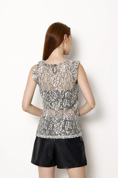 Bisiklet Yaka Kolları Fırfırlı Astarsız Dantel Bluz