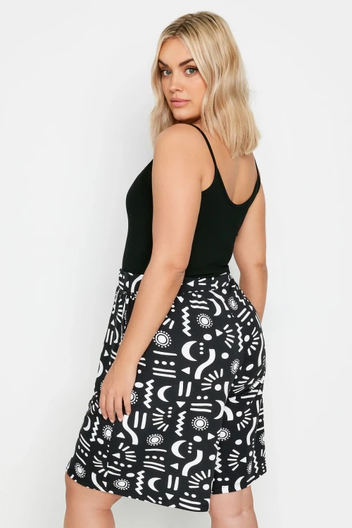 Büyük Beden Beli Lastikli Desenli Bol Kesim Likralı Şort 145101