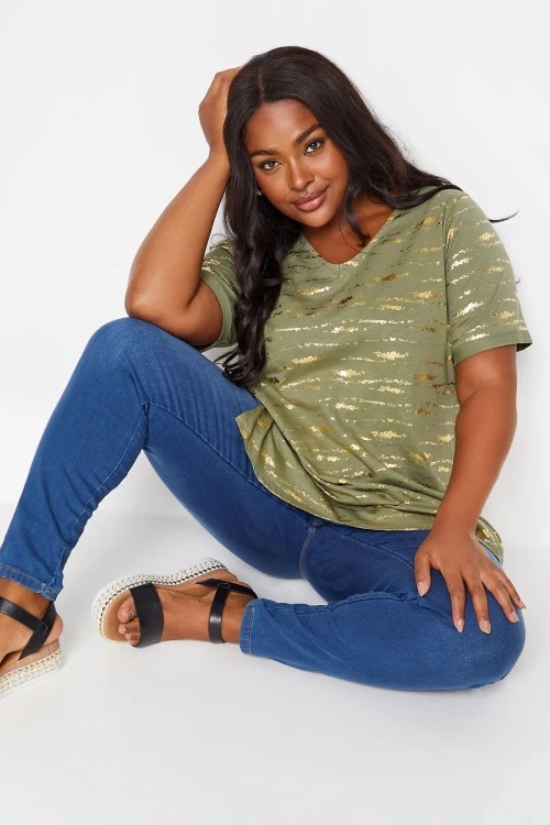 Büyük Beden V Yaka Kısa Kollu Metalik Desenli T-shirt 303090