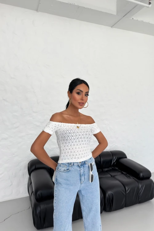 Carmen Yaka Desenli Yarım Kollu Esnek Kumaş Crop Bluz IHR-23Y-IZ11U