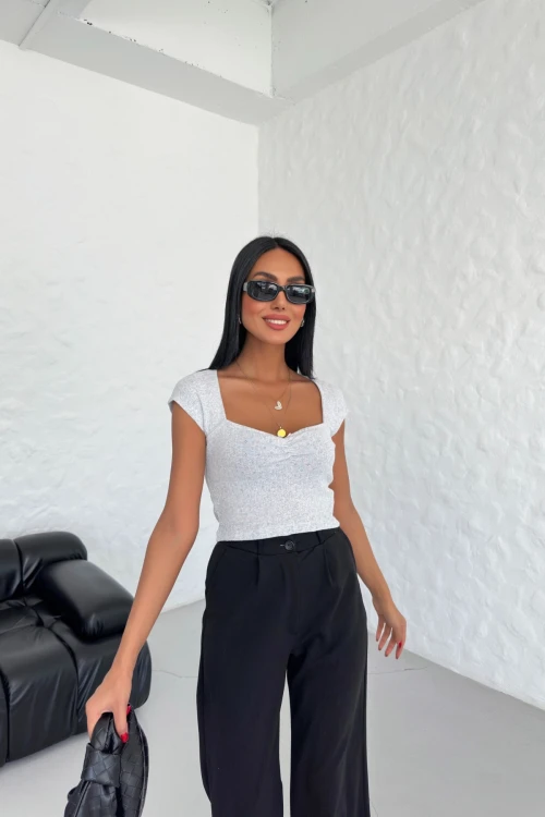 Kare Yaka Kısa Kollu Desenli Crop Bluz