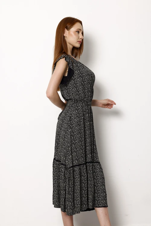 Kruvaze Yaka Kolları Fırfırlı Çiçek Desenli Kuşaklı Midi Boy Elbise