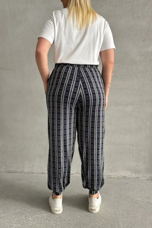 Büyük Beden Beli ve Paçası Lastikli Çizgili Cepli Pantolon 89-71