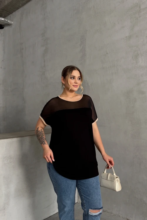 Büyük Beden Bisiklet Yaka Kısa Kollu Yakası Tül Detaylı Bluz 303847