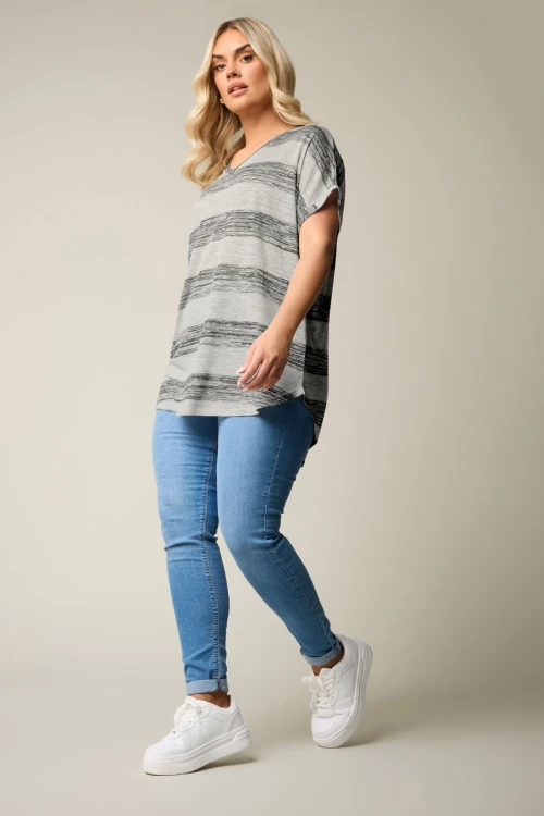 Büyük Beden Kısa Kol V Yaka Eteği Oval Kesim Çizgili Bluz 303993