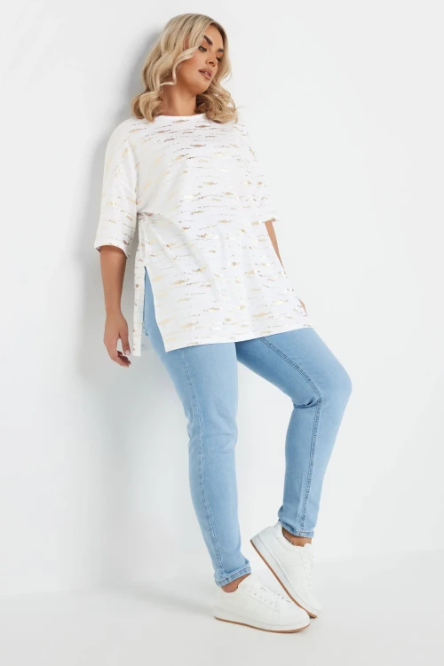 Büyük Beden Kısa Kollu Bisiklet Yaka Yanları Yırtmaçlı Metalik Baskılı T-shirt 303955