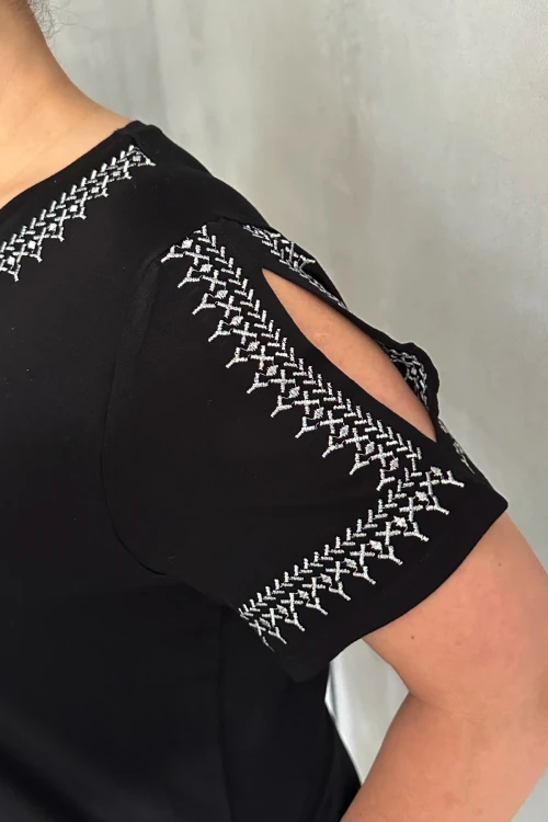 Büyük Beden Omuz Detaylı Etnik Desenli Nakışlı T-shirt 303518