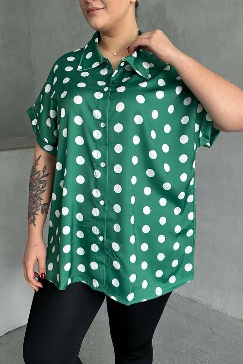Büyük Beden Önü Düğmeli Kısa Kollu Puantiye Desenli Gömlek 303461