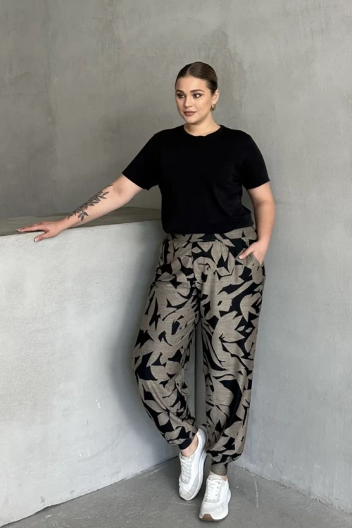 Büyük Beden Paçası Lastikli Parlak Baskılı Cepli Pantolon 302697