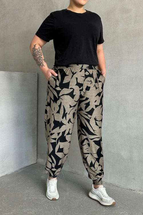 Büyük Beden Paçası Lastikli Parlak Baskılı Cepli Pantolon 302697