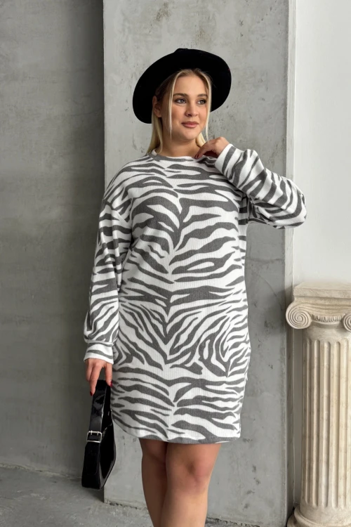 Büyük Beden Uzun Kollu Bisiklet Yaka Zebra Desenli Mini Elbise 84-194