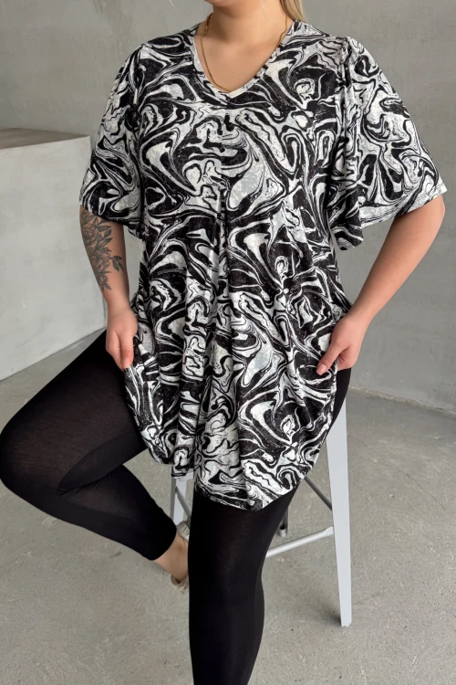 Büyük Beden V Yaka Kısa Kollu Eteği Bollaşan Desenli Bluz 101-17