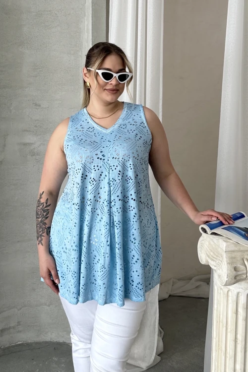 Büyük Beden V Yaka Sıfır Kol Dantel Detaylı Astarsız Bluz 302965