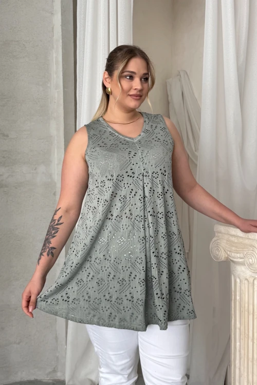 Büyük Beden V Yaka Sıfır Kol Dantel Detaylı Astarsız Bluz 302964