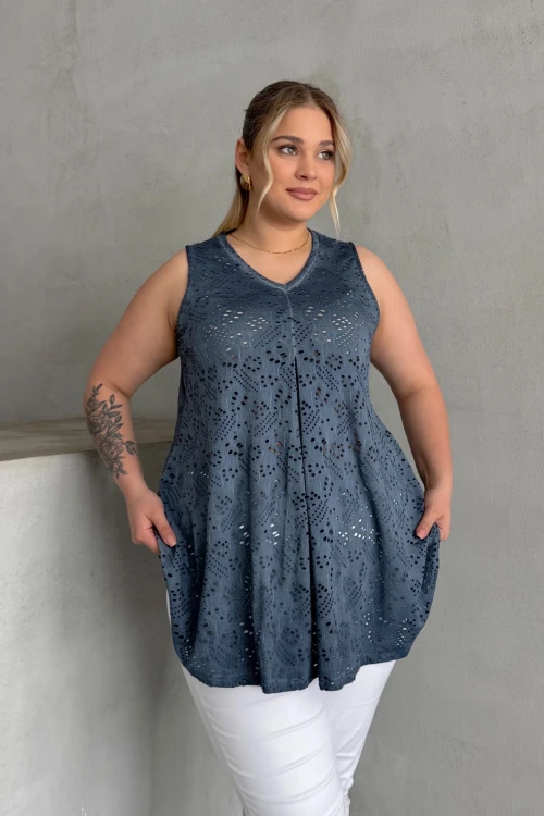 Büyük Beden V Yaka Sıfır Kol Dantel Detaylı Astarsız Bluz 302966