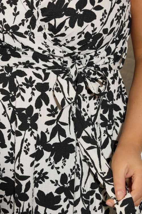 Büyük Beden V Yaka Sıfır Kol Önü Kuşaklı Desenli Bluz 322682