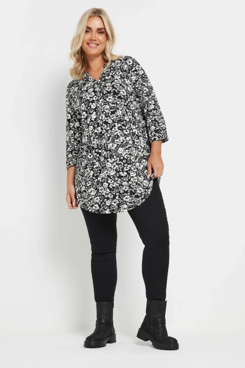 Büyük Beden Yarım Kollu Önü Düğmeli Çiçek Desenli Gömlek 322267