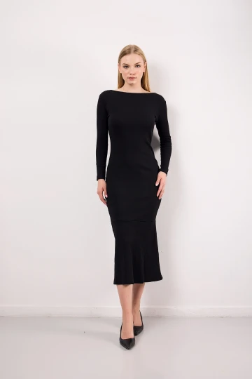 Kayık Yaka Vücudu Saran Sırt Dekolteli Uzun Elbise