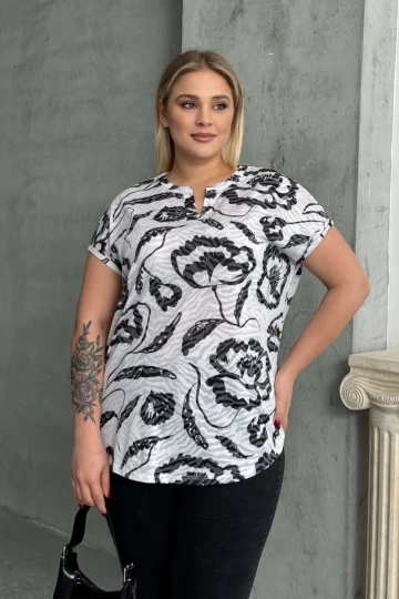 Büyük Beden Kısa Kollu V Yaka Desenli T-shirt 97-83