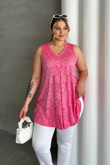 Büyük Beden V Yaka Sıfır Kol Dantel Detaylı Astarsız Bluz 302967