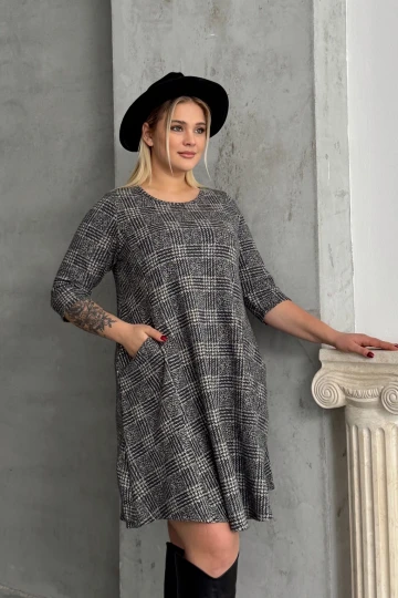 Büyük Beden Yarım Kollu Bisiklet Yaka Cepli Asimetrik Kesim Elbise 98-130