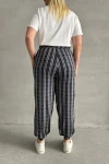 Büyük Beden Beli ve Paçası Lastikli Çizgili Cepli Pantolon 89-71