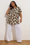 Büyük Beden Bisiklet Yaka Kısa Kollu Kuşgözü Detaylı Leopar Desenli Bluz 304127