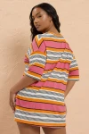 Büyük Beden Çizgili Yırtmaç Detaylı T-shirt 303505