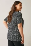Büyük Beden Kısa Kollu Bisiklet Yaka Desenli Bluz 615913