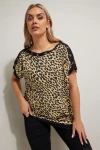 Büyük Beden Leopar Desenli Kuş Gözü Detaylı T-shirt 304086